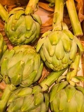 Cómo cocinar alcachofas y aprovechar todas sus partes.